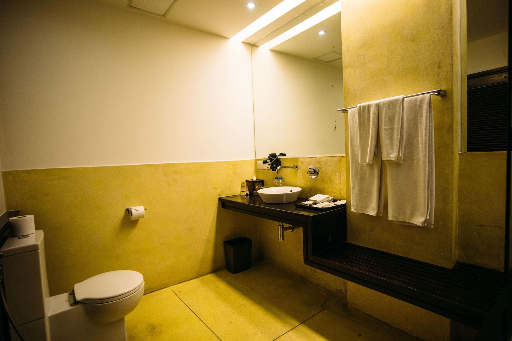 Fcc Phnom Penh Boutique Hotel Exterior photo