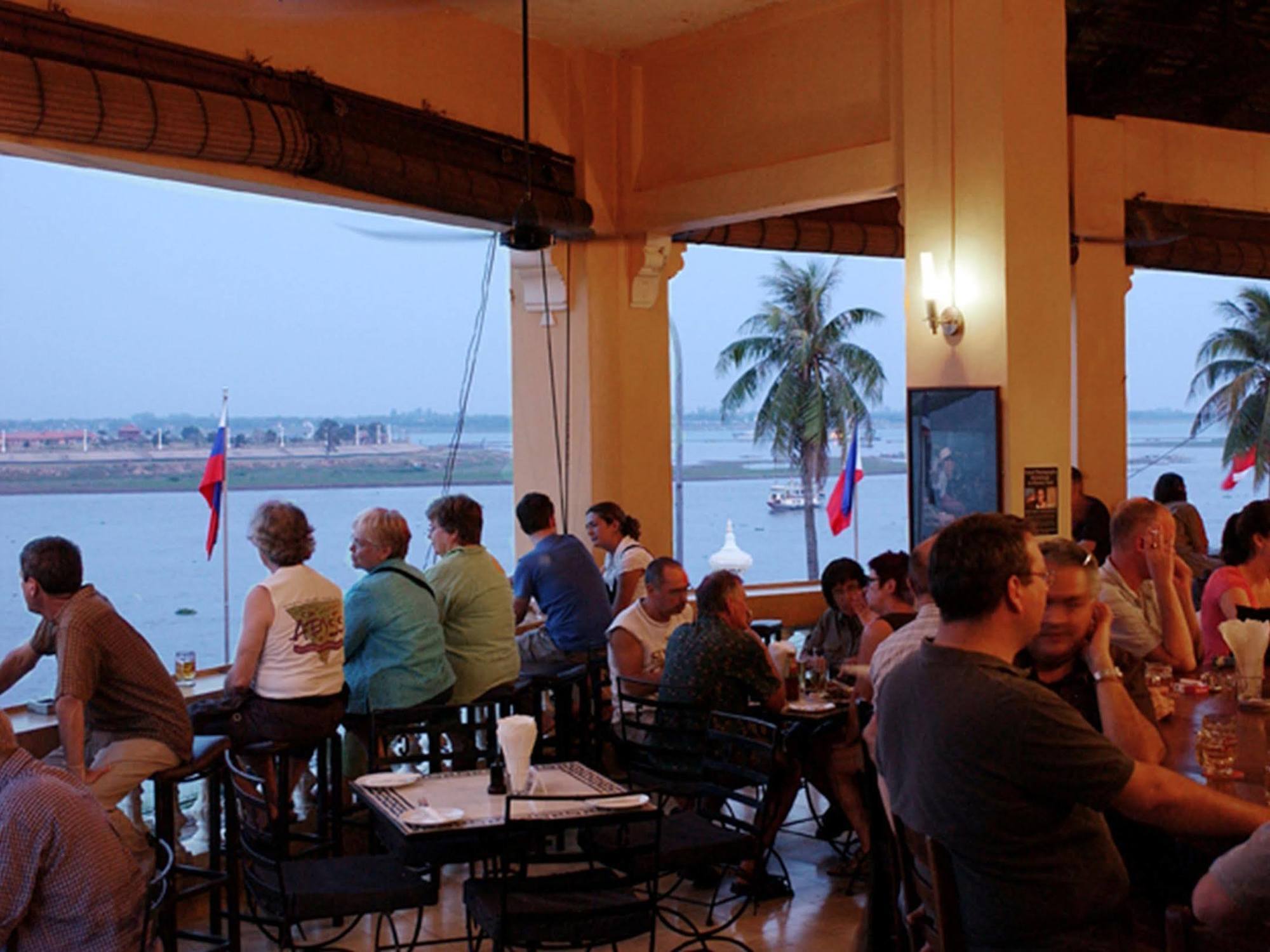 Fcc Phnom Penh Boutique Hotel Exterior photo